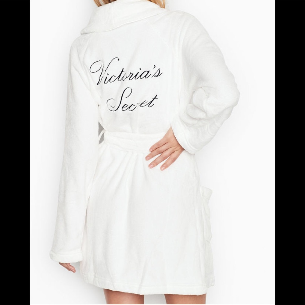 Victoria’s Secret Logo Short Cozy Robe NWT